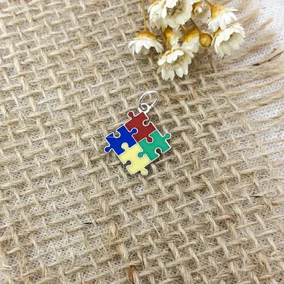 PINGENTE QUEBRA CABEÇA AUTISMO